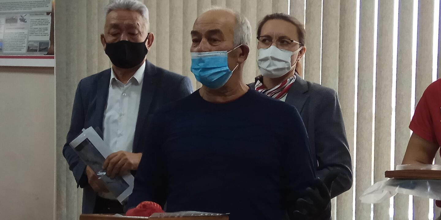 Личные вещи красноармейцев, найденных подмосковными поисковиками, были переданы их родственникам в Бурятии